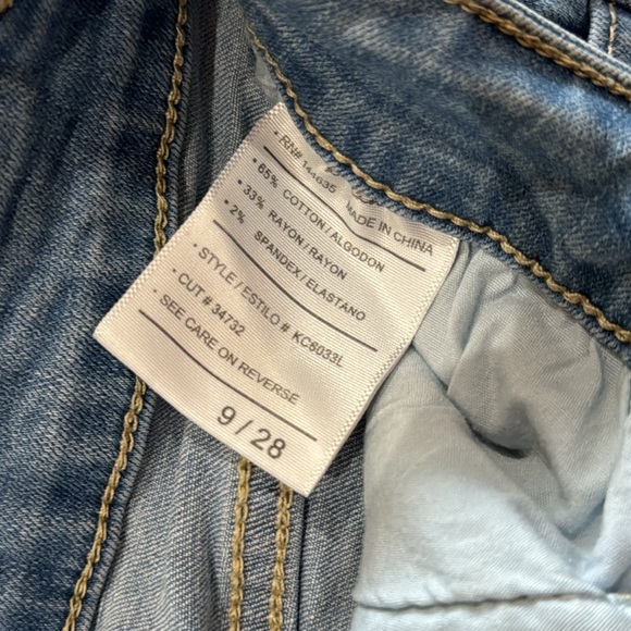 KanCan Frayed Hem Distressed Jean Shorts Light Blue 9/28 - Picture 8 of 10